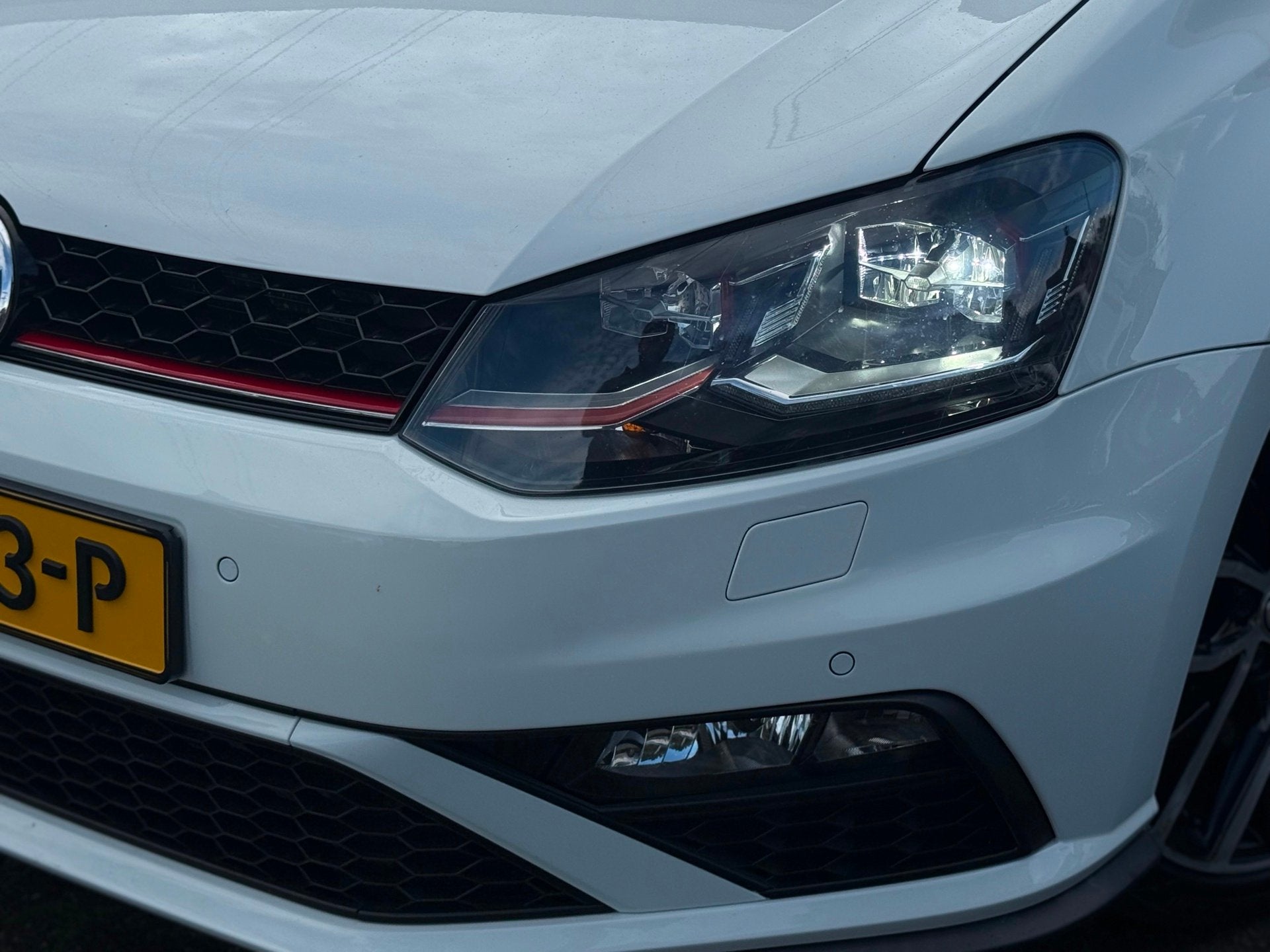 Volkswagen POLO 1.8 TSI GTI PANO/CAMERA/STLVRM/SPORT/VOLOPTI, Voorwielaandrijving, Gebruikt, Wit, Bedrijf