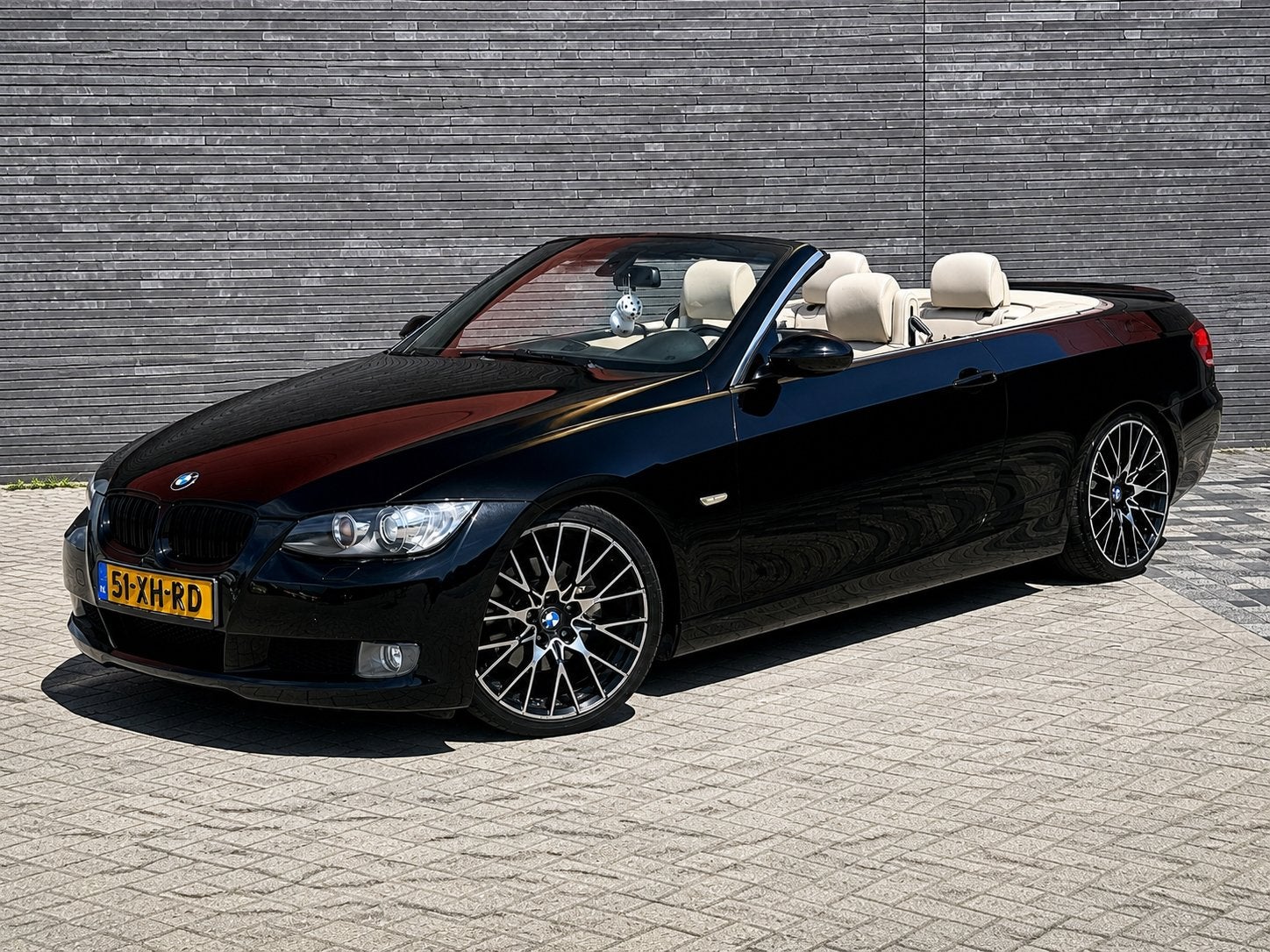 Zeer mooie BMW 3-Serie 2.0 I 320 Cabrio AUT 2007 Zwart, Automaat, 1995 cc, 4 cilinders, Cabriolet