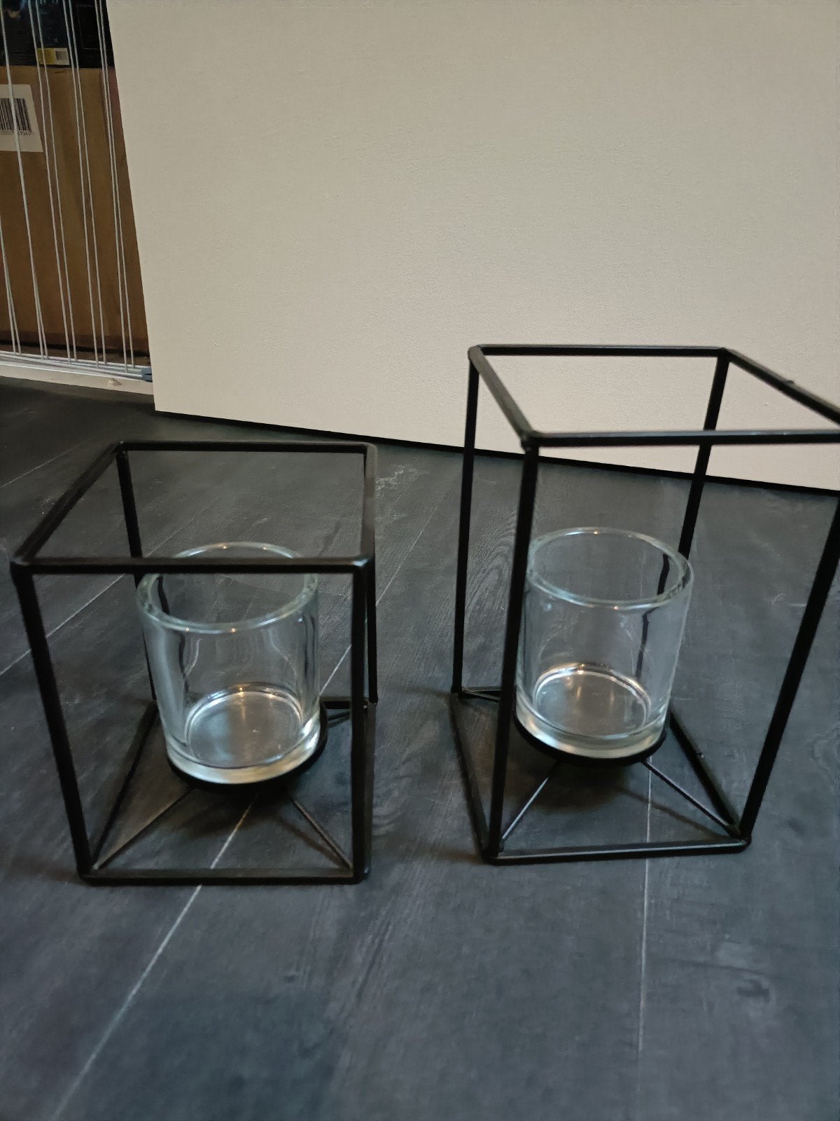Set van 2 zwarte metalen kandelaars met glazen houders, Ophalen of Verzenden, Zo goed als nieuw, Metaal, Kandelaar
