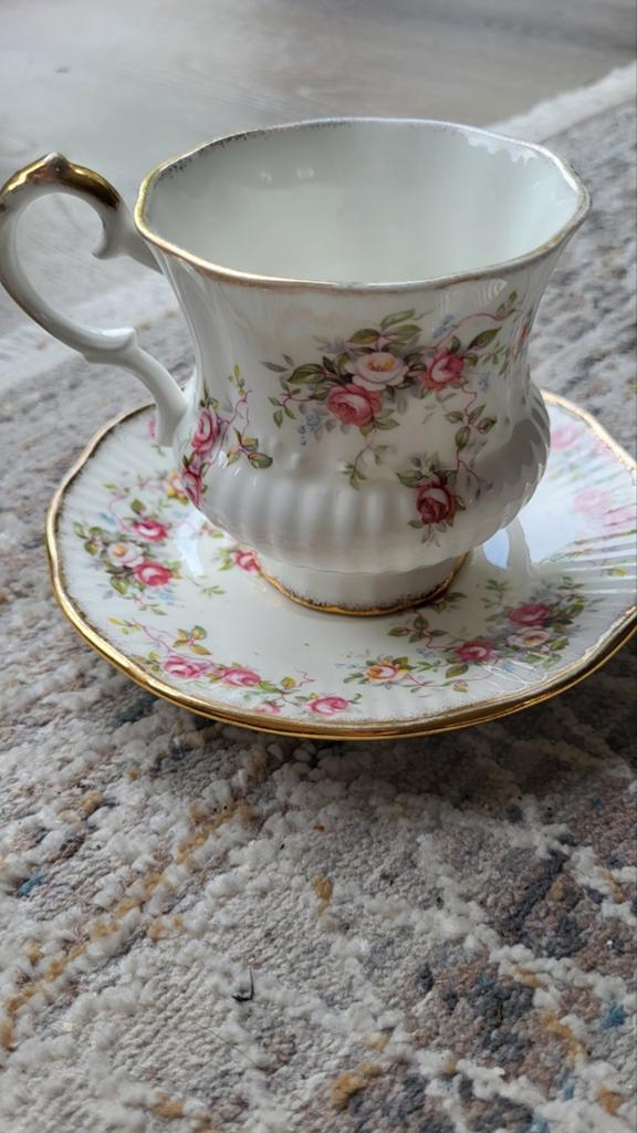 Vintage theekopjes fine bone china, Ophalen