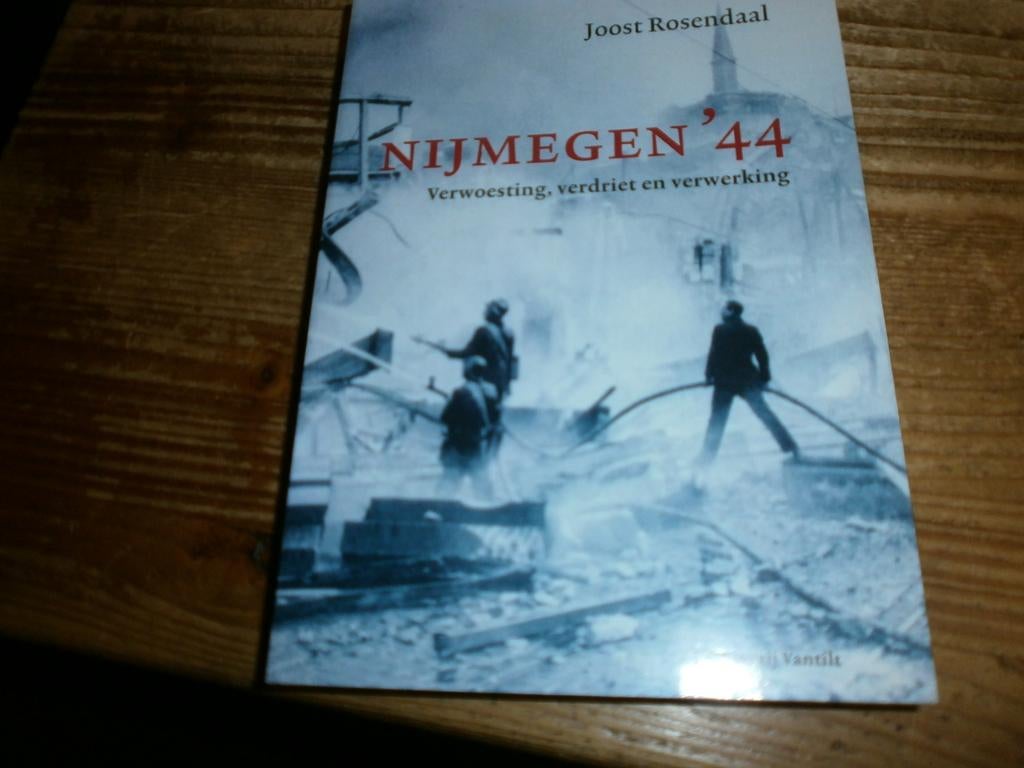 nijmegen 44 verwoesting verdriet verwerking met fotos wo2, Ophalen of Verzenden, Tweede Wereldoorlog, Nieuw, Overige onderwerpen