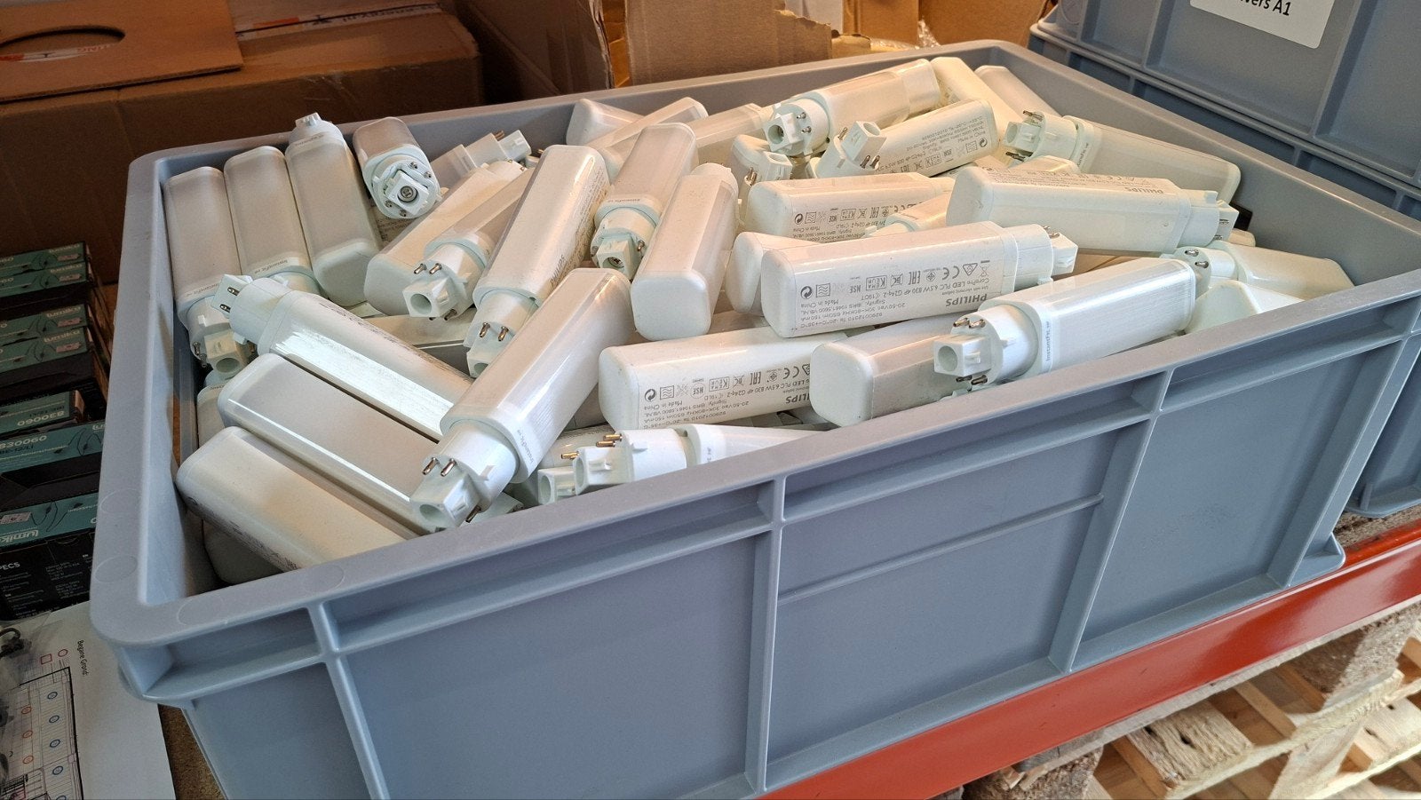 200 stuks Philips CorePro LED PLC 6.5W 3000K warmwit LED PL, Ophalen of Verzenden, Gebruikt