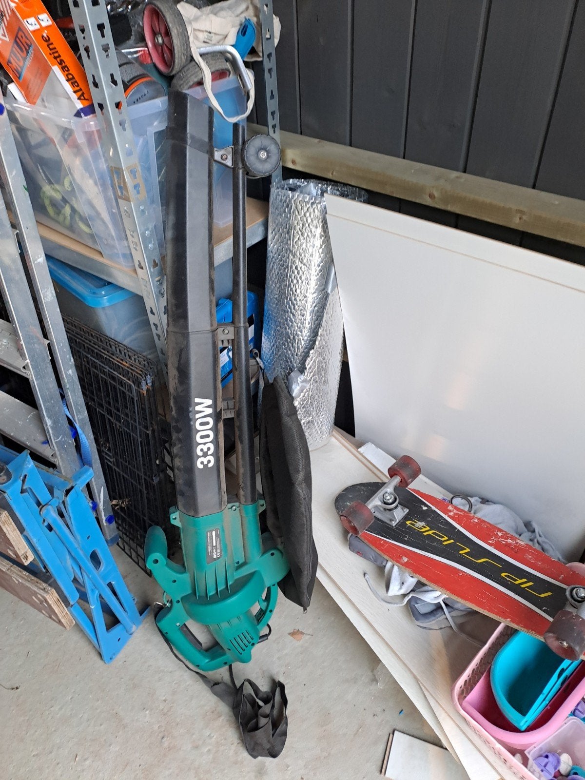VONROC Bladblazer 3300W - Elektrisch met zuigfunctie, VONROC, Gebruikt, Met opvangzak, Handgedragen