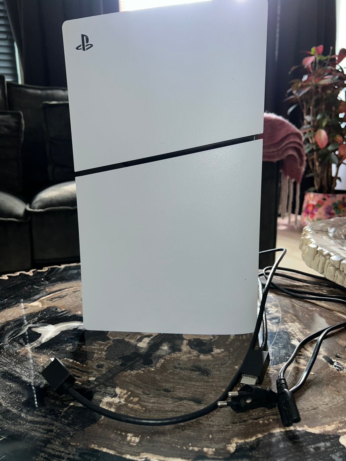 Foto 7 van PS5 Digital Edition + MSI Curved Monitor + EA FC 26