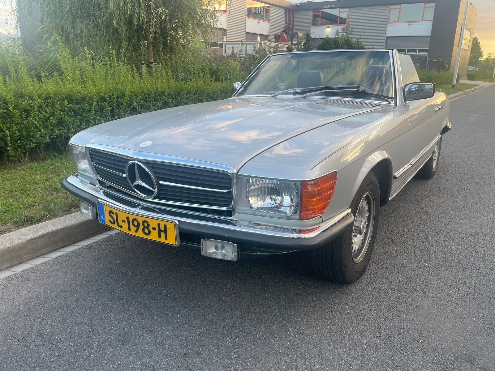 Prachtige Mercedes-Benz SL 450 AUT 1980 Grijs, Auto's, Automaat, Achterwielaandrijving, 1610 kg, Leder