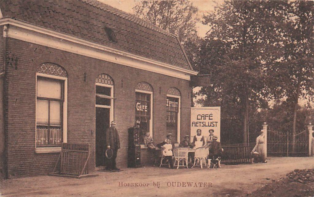 V877 Hoenkoop bij Oudewater Café Fietslust uitg Verroer 1925, Verzamelen, Ansichtkaarten | Nederland, Ophalen of Verzenden, 1920 tot 1940