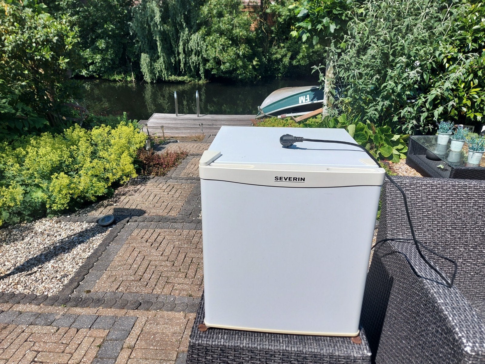 Severin mini koelkast + vrieskastje, Ophalen, Minder dan 85 cm, Minder dan 75 liter, 45 tot 60 cm