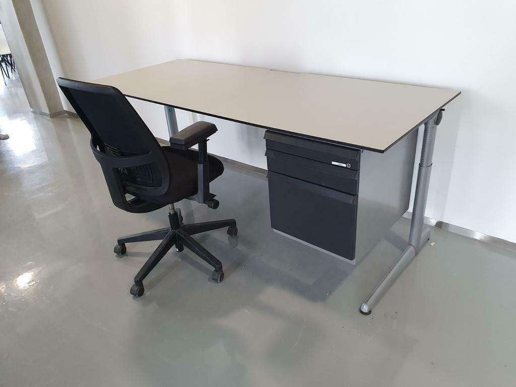 Ahrend 500 bureau 200x80 met of zonder ladeblok (16 beschik), In hoogte verstelbaar, Kofferen 60, 5492 BP Sint-Oedenrode, Ophalen of Verzenden