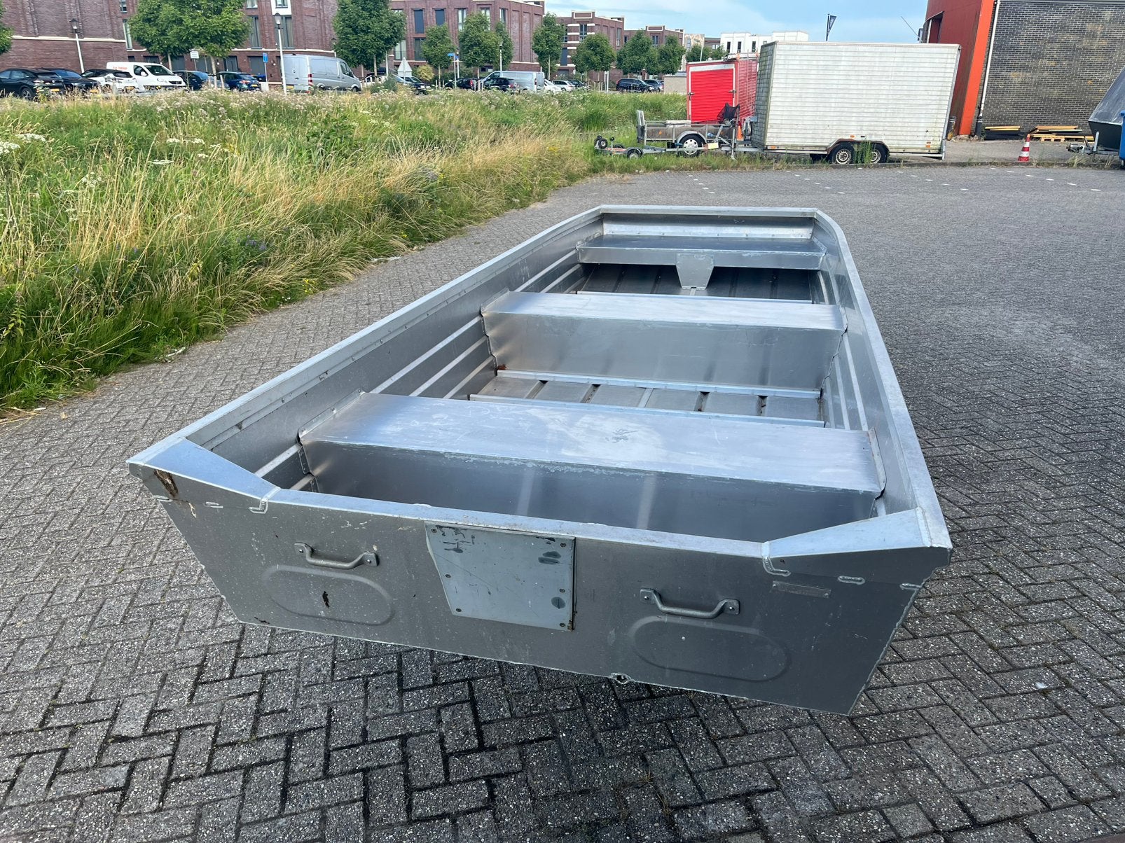 Zgan ruime aluminium platbodem 4,37/1,60 meter, Watersport en Boten, Vis- en Consoleboten, Ophalen, Zo goed als nieuw, Aluminium