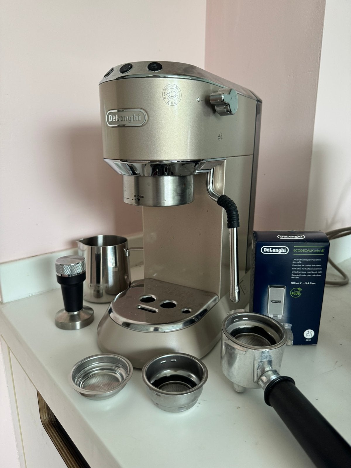 De’Longhi Dedica Arte EC885.BG, Ophalen, Gebruikt, Espresso apparaat, Afneembaar waterreservoir