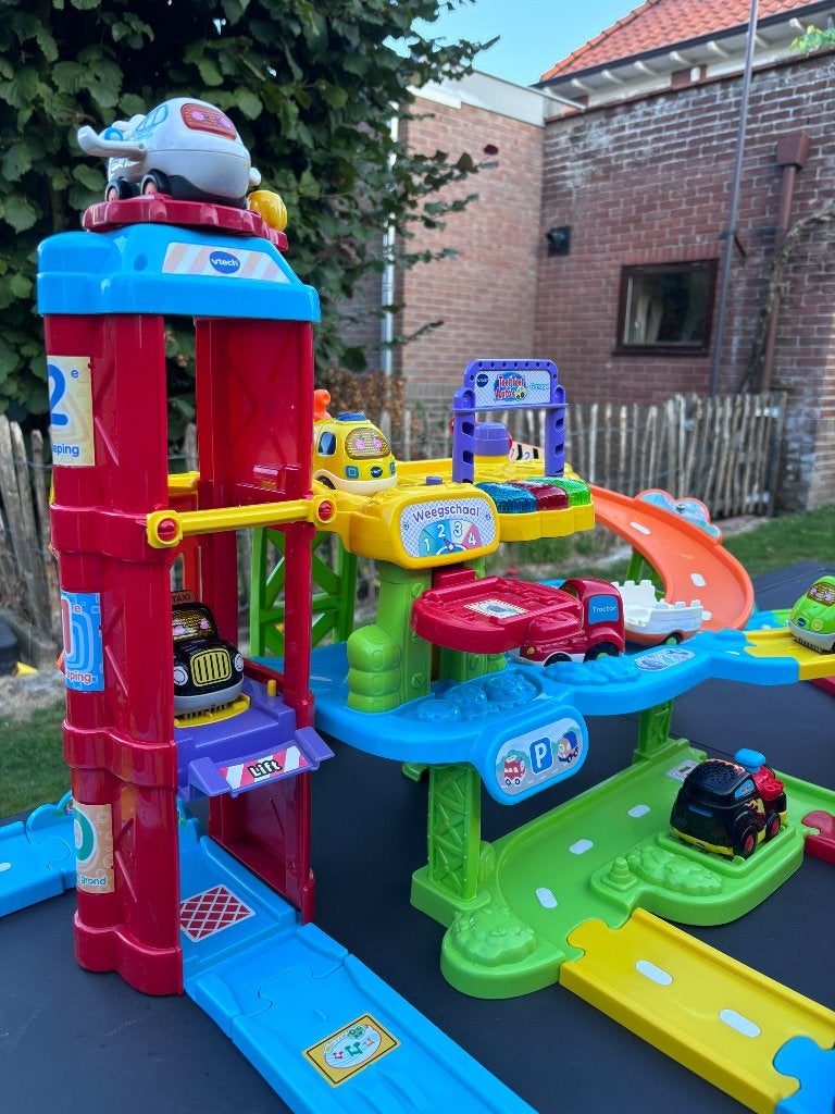 VTech Toet Toet autogarage met veel auto’s, Ophalen of Verzenden, Gebruikt, 2 tot 4 jaar