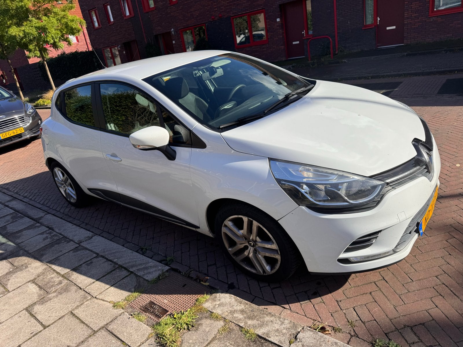 Renault Clio Energy TCe 90pk / Eco2 / 2017 / TREKHAAK / Wit, Auto's, Voorwielaandrijving, 898 cc, 1057 kg, Origineel Nederlands