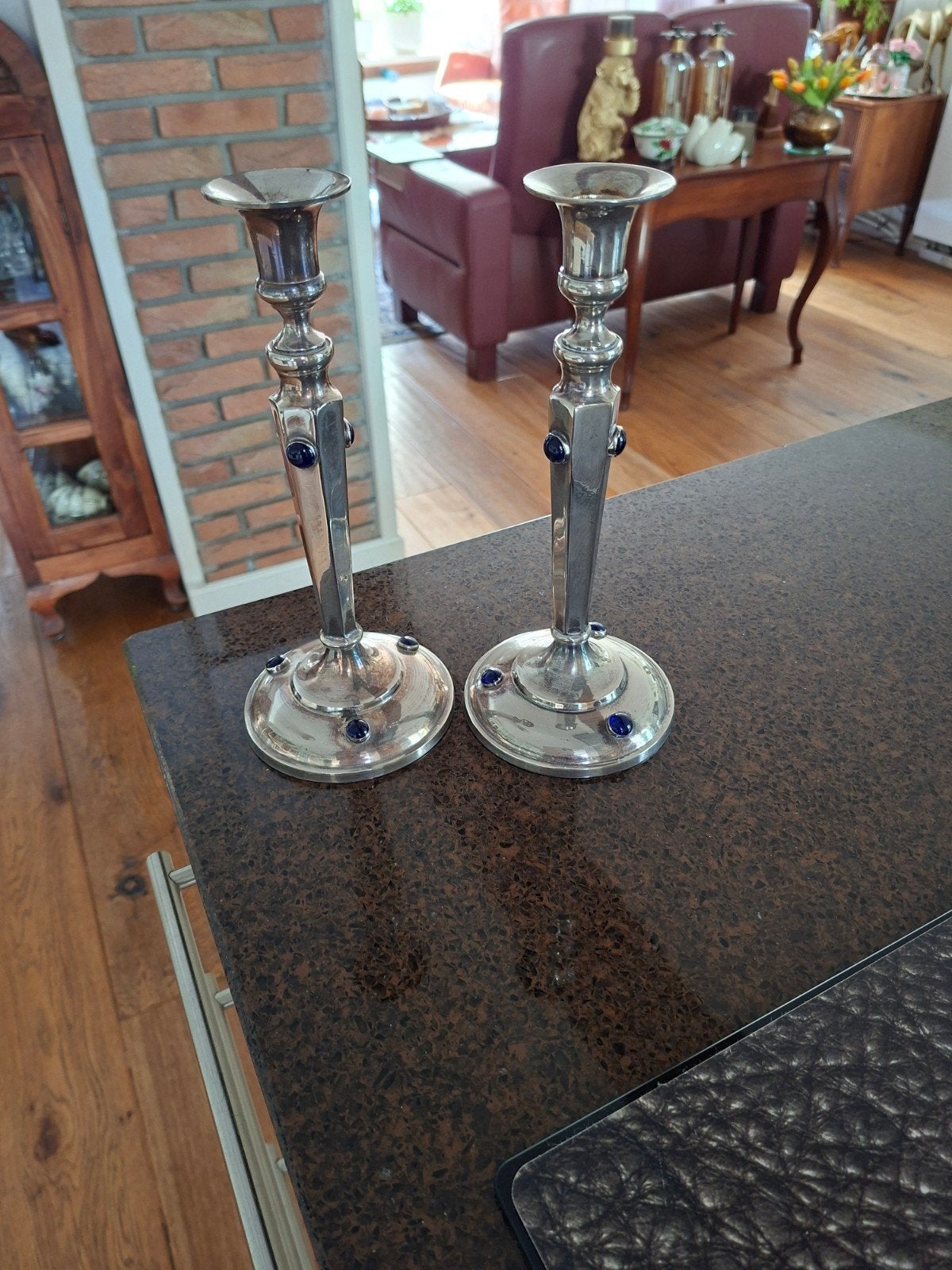 Set van 2 zilverkleurige kandelaars met blauwe accenten, Ophalen of Verzenden, Overige materialen