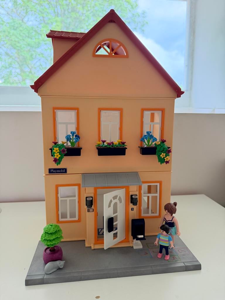 Playmobil Huis 70014, met Meubels en Figuren, Ophalen of Verzenden, Zo goed als nieuw, Poppenhuis