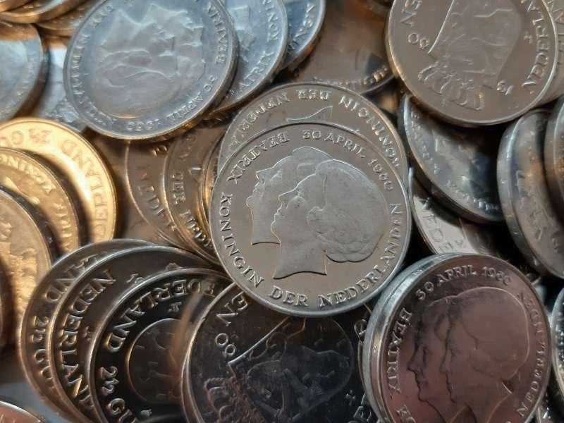 500 gram 2,5 Gulden 1980 Dubbelkop Nederland, Postzegels en Munten, Ophalen of Verzenden, Koningin Juliana, Overige waardes, Setje