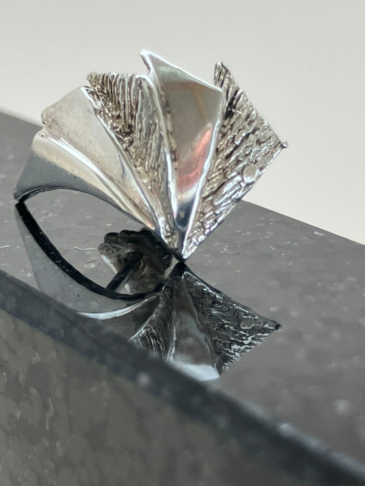 Solo oorsteker AKT Fins design, Ophalen of Verzenden, Zo goed als nieuw, Zilver, Overige materialen