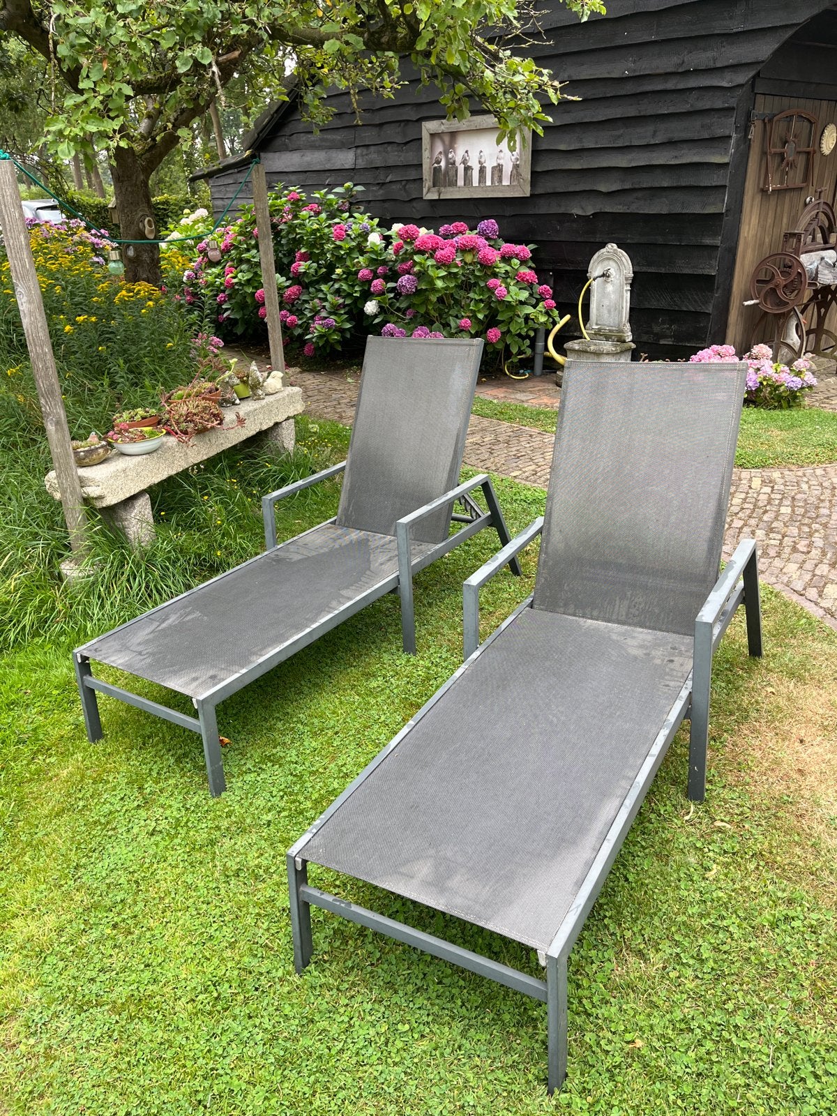 2x Ligbedden - Tuin Ligstoelen - Verstelbaar - Grijs, Ophalen, Gebruikt, Metaal, Verstelbaar