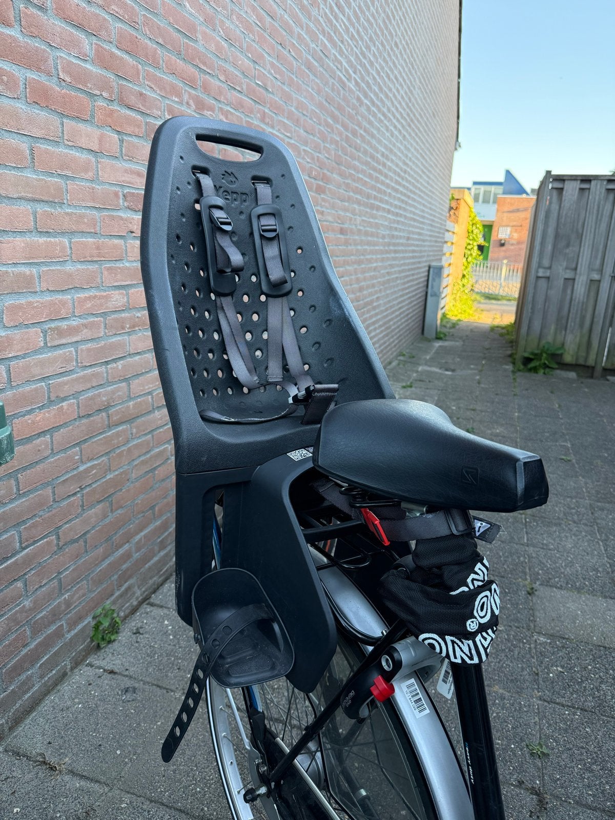 Yepp Achterzitje voor Kinderen - Comfortabel en Veilig, Fietsen en Brommers, Fietsaccessoires | Fietsstoeltjes, Achterzitje, Ophalen