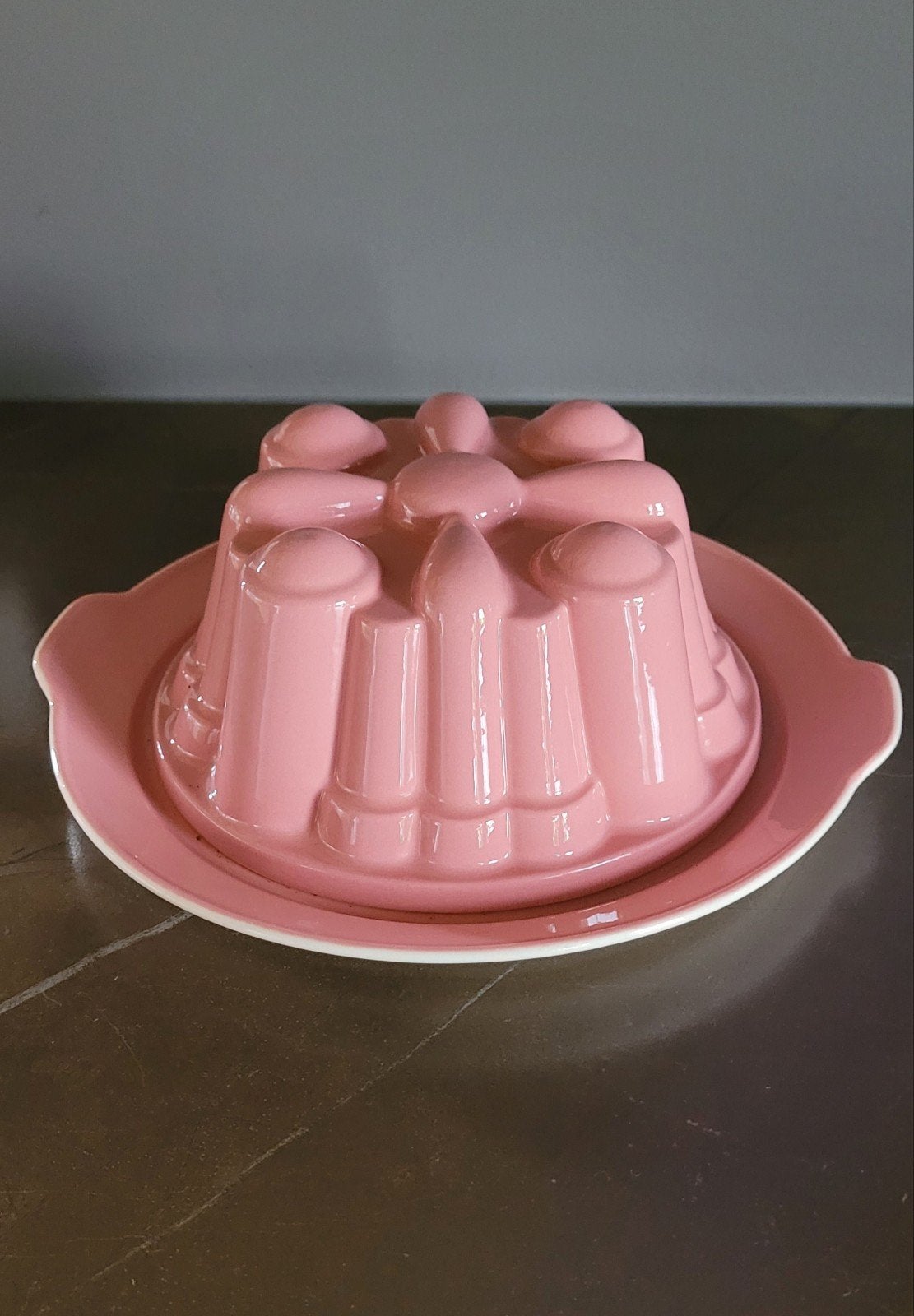 Petrus Regout Maastricht pastel puddingvorm met schaal, Antiek en Kunst, Ophalen of Verzenden