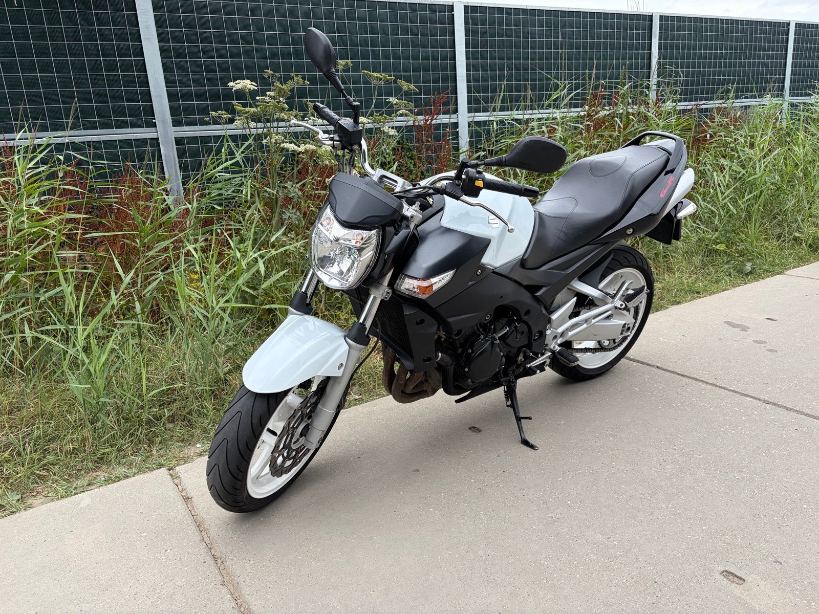 Suzuki GSR600 - 31.800 km - 2007 - Nette naked bike, 4 cilinders, Motorrijbewijs A, Gebruikt, Particulier