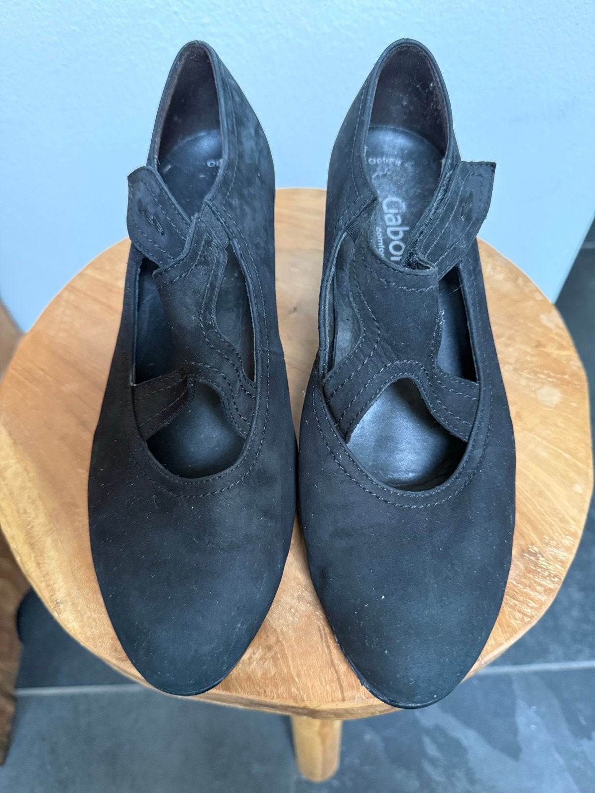 Gabor zwarte pumps met bandje - Maat 39 / 6 H, Pumps, Zwart, Ophalen of Verzenden, Zo goed als nieuw