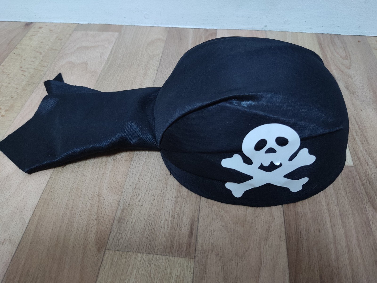 Piraten muts met doodshoofd, Ophalen of Verzenden, Zo goed als nieuw, Handschoenen, Hoed of Pet