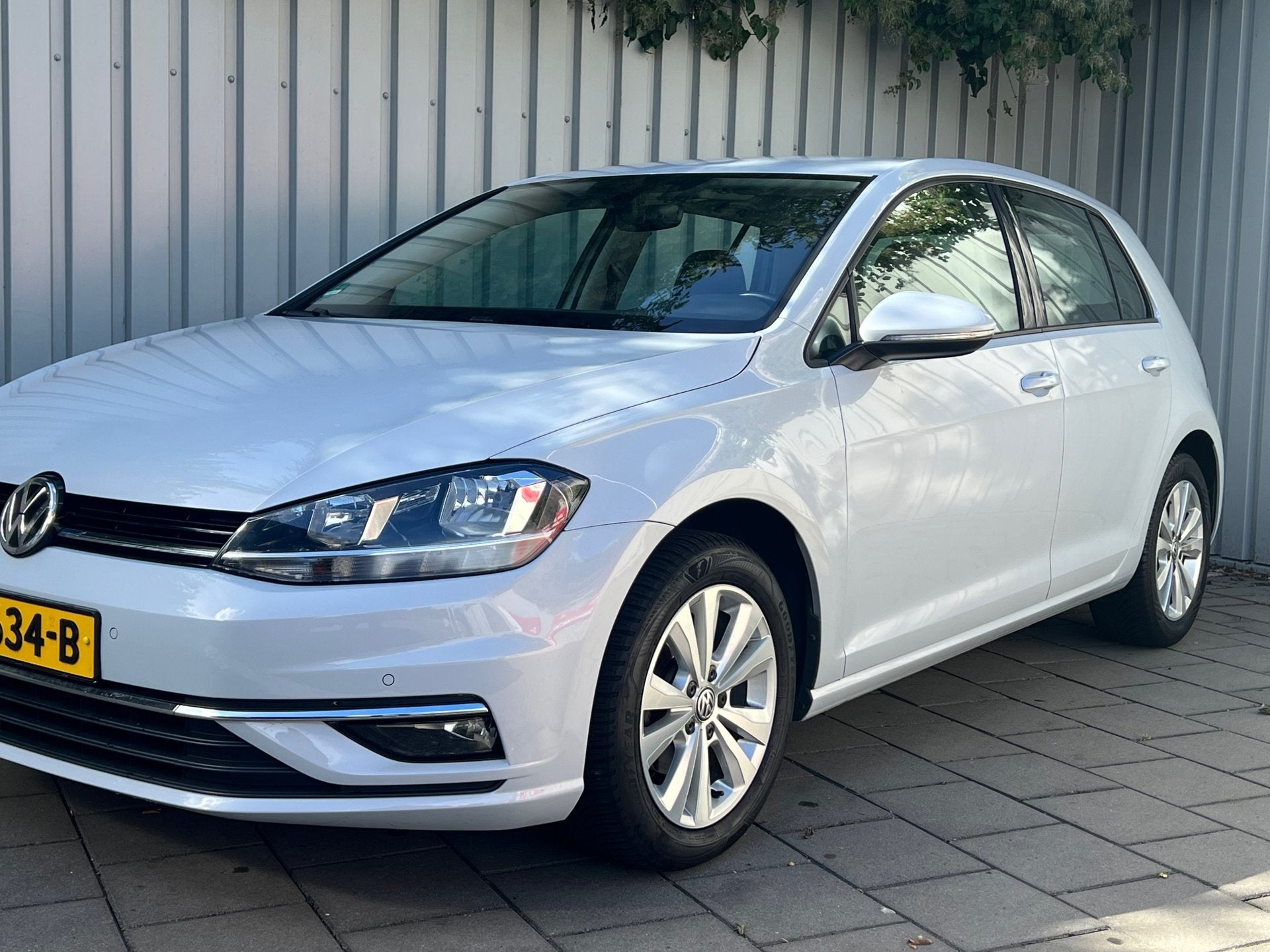Volkswagen Golf 1.0 TSI Comfortline|Navigatie|Climate Contro, Auto's, Dealer onderhouden, Stof, Gebruikt, Adaptive Cruise Control