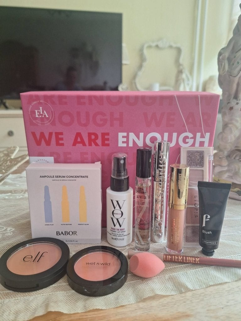 Beautybox twv 110,-, Ophalen of Verzenden, Nieuw, Overige kleuren, Gehele gezicht