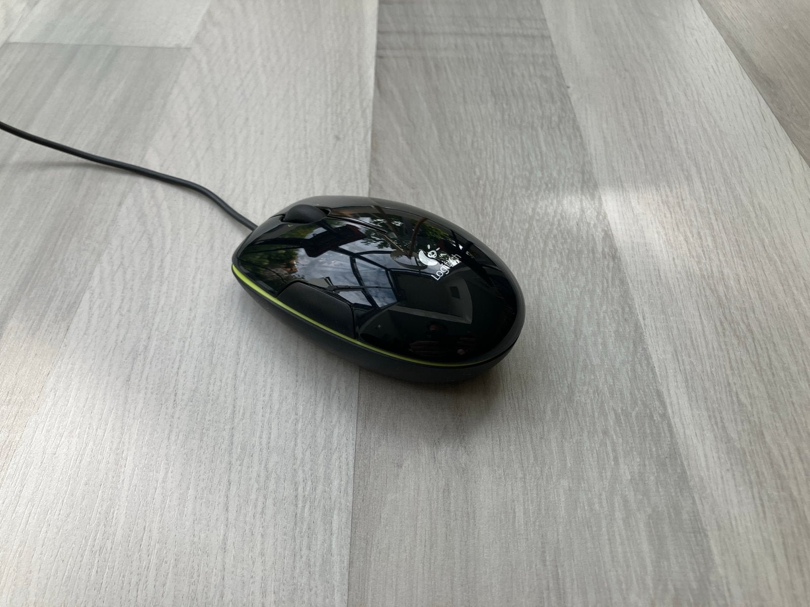 Logitech bedrade muis - Zwart/Geel - Zo goed als nieuw, Computers en Software, Muis, Rechtshandig, Ophalen of Verzenden, Zo goed als nieuw
