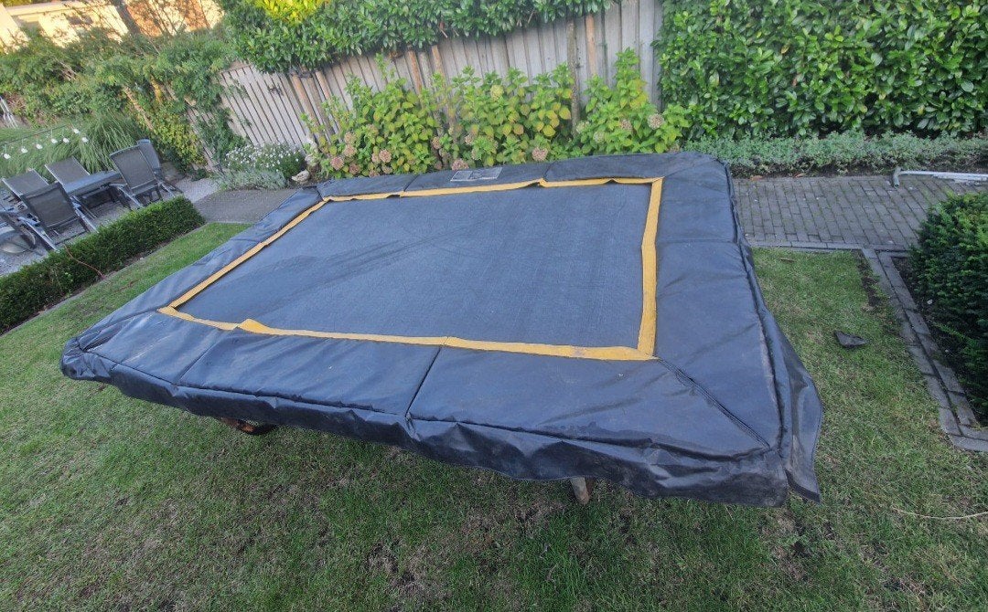 Trampoline 170x270 cm GRATIS, Ophalen, Gebruikt