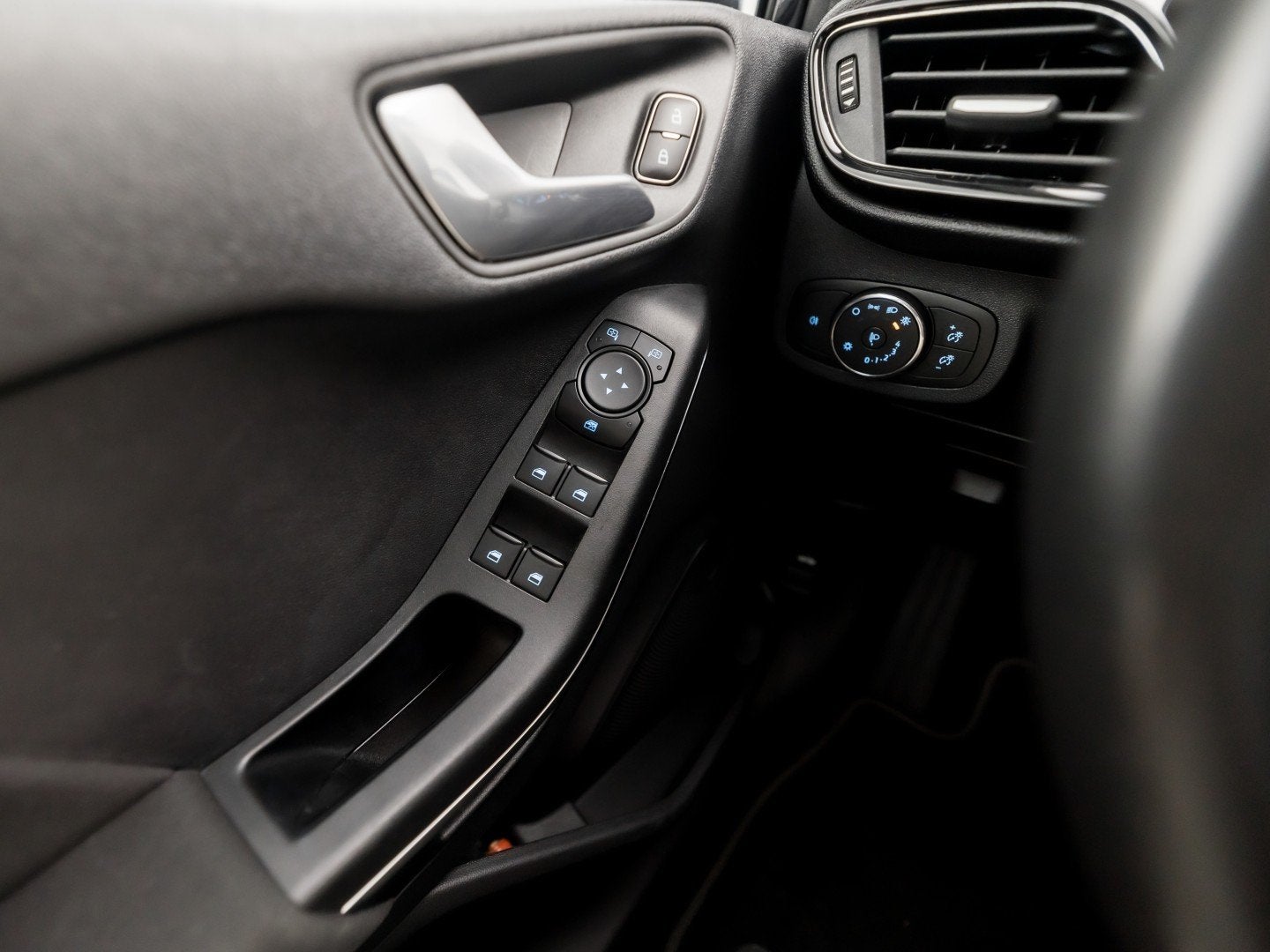 Foto 22 van Ford Fiesta 1.0 EcoBoost Hybrid Titanium Sport (APPLE CARPLA