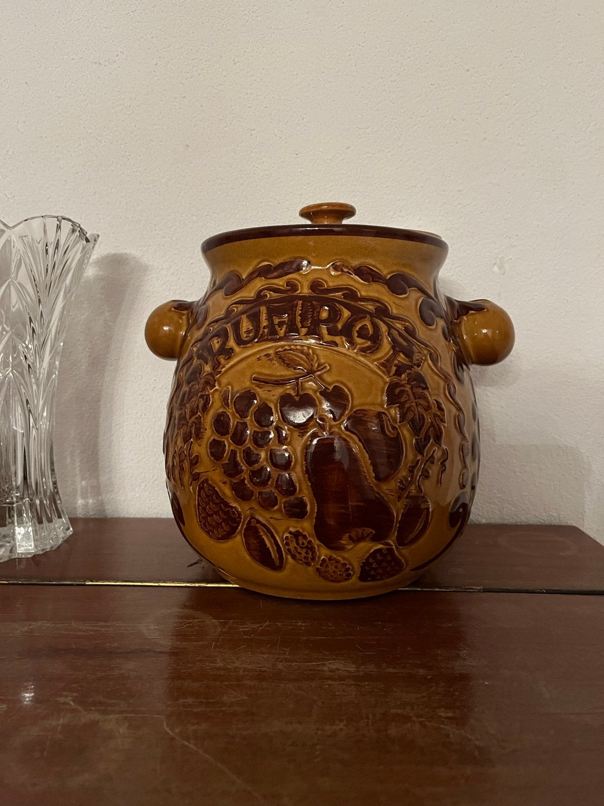 Vintage Keulse pot met fruitreliëf en deksel, Ophalen of Verzenden