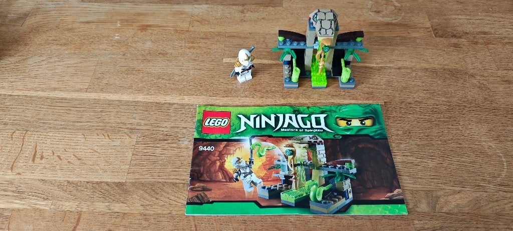 LEGO 9440 Ninjago Venomari Shrine (2012) - compleet, Kinderen en Baby's, Speelgoed | Duplo en Lego, Nieuw, Lego, Complete set