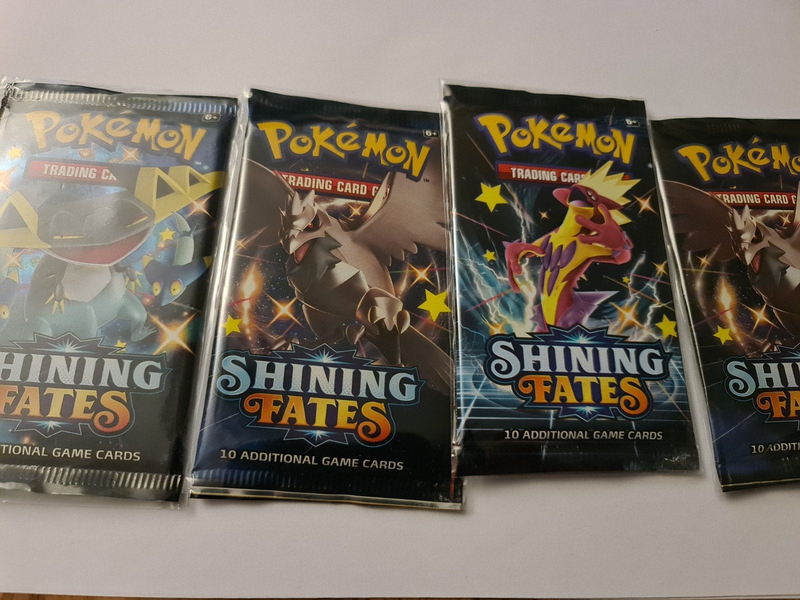 Shining fates Pokémon boosters, Ophalen of Verzenden, Nieuw, Booster