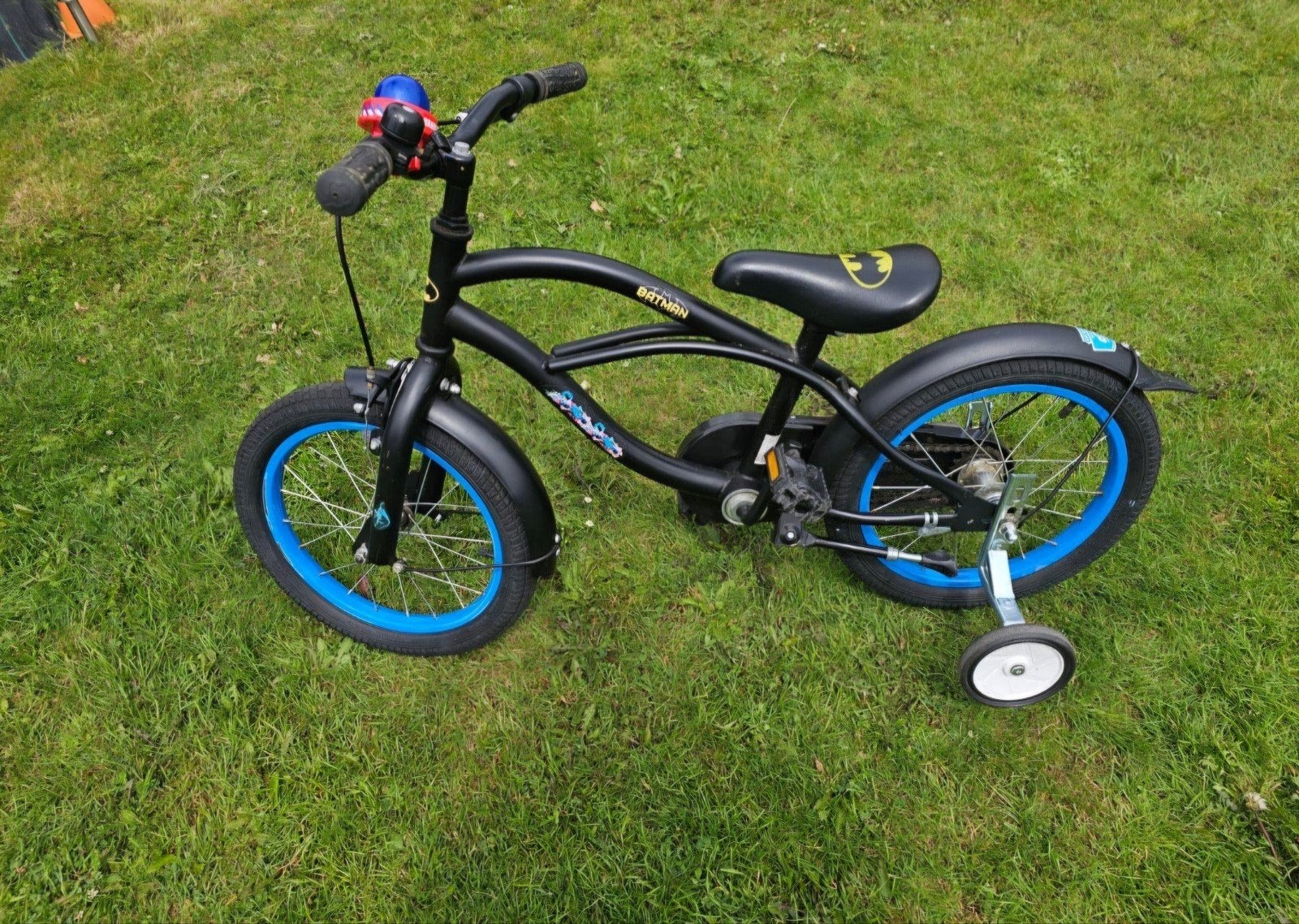 Super nette Batman fiets 16 inch - Zo goed als nieuw, Ophalen, Terugtraprem, Zijwieltjes, 16 tot 20 inch