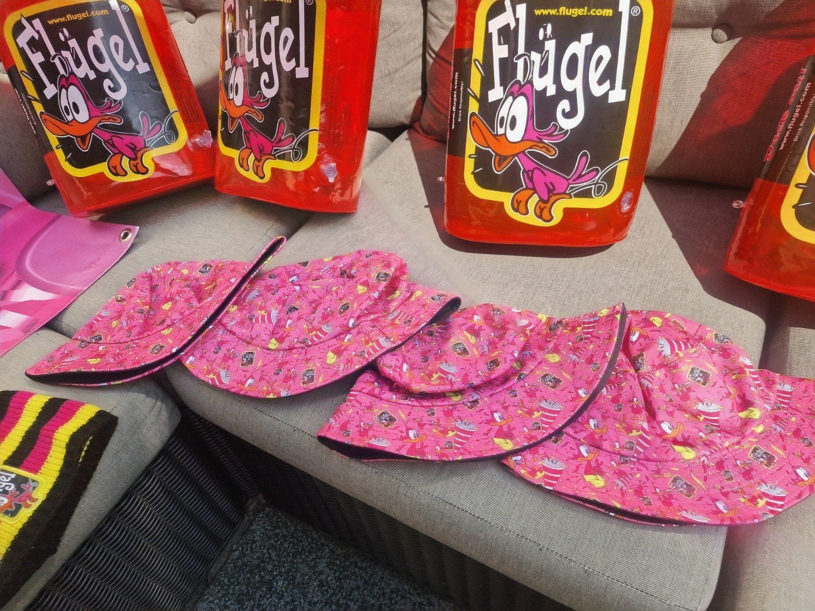 Flugel Bucket Hat 4 stuks, Tickets en Kaartjes, Overige typen, Eén persoon