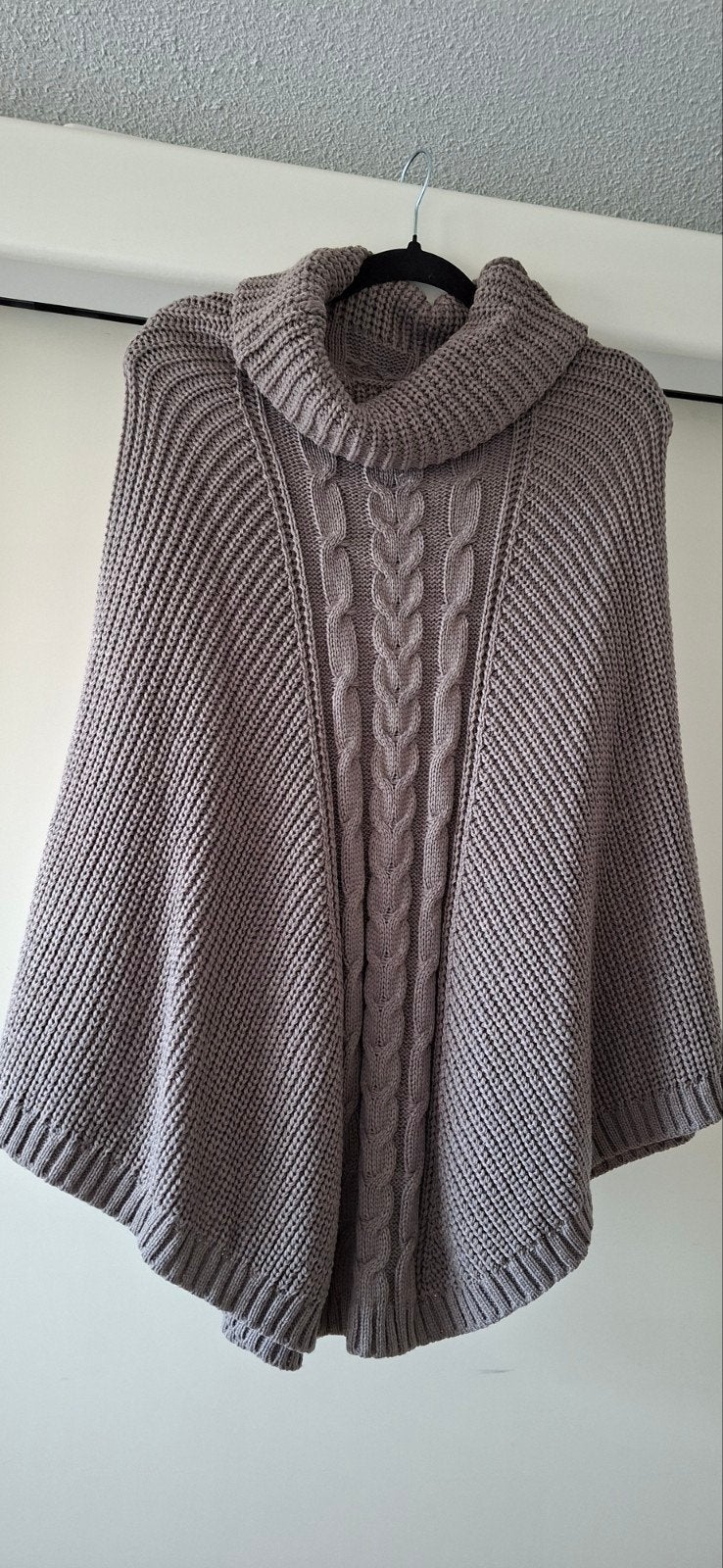 Gebreide poncho met col, Overige kleuren, Maat 42/44 (L), Ophalen of Verzenden, Onbekend