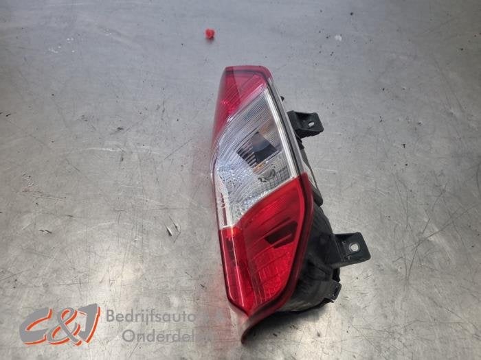 Achterlicht links van een Ford Transit Courier, Gebruikt, -, -, Ophalen of Verzenden