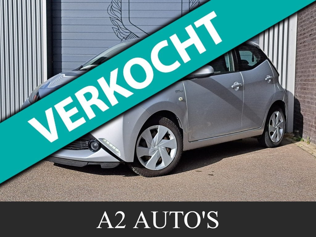Toyota Aygo 1.0 VVT-i x-play Airco|Camera|Nap, Voorwielaandrijving, Euro 5, Stof, Gebruikt