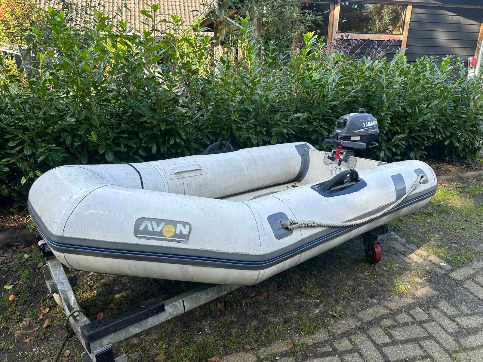 Foto 3 van Rib rubberboot met bijna nieuwe 2.5 pk 4 tact Yamaha