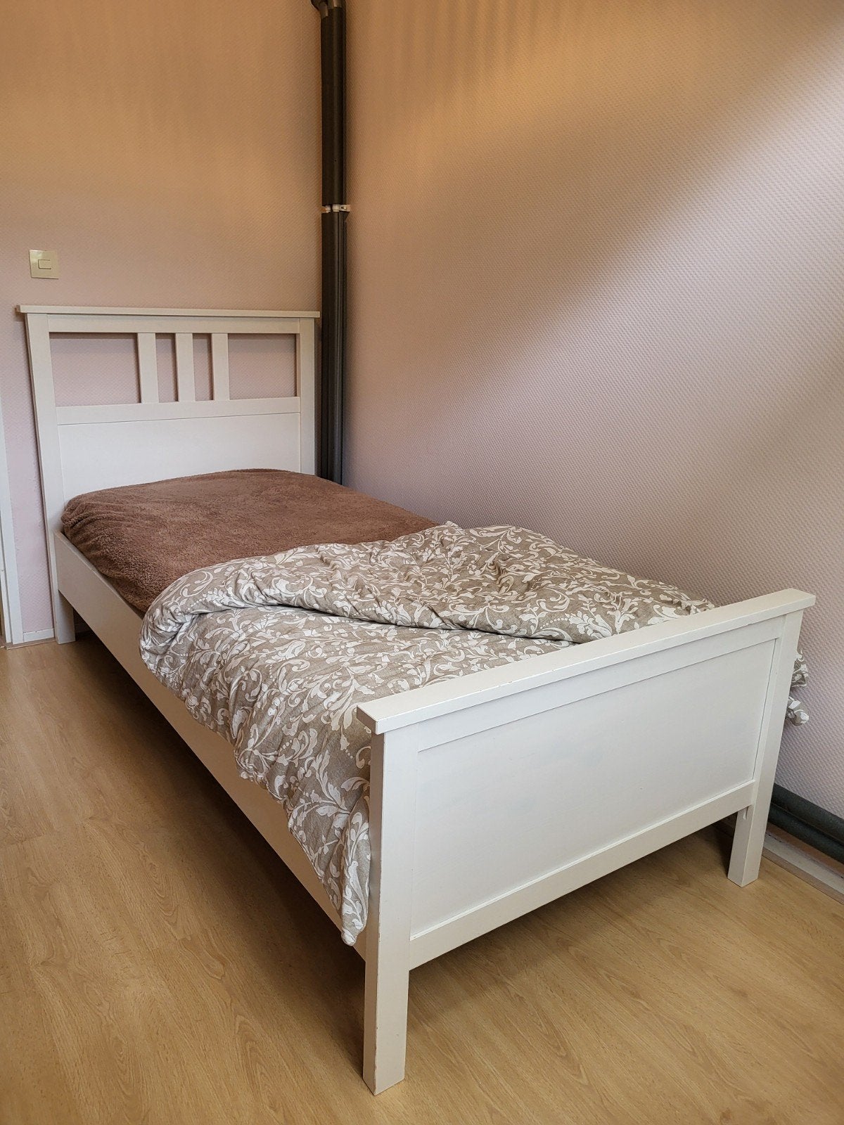 IKEA Hemnes Eenpersoonsbed met Lattenbodem en matras - Wit, Ophalen, 90 cm, Eenpersoons, Wit