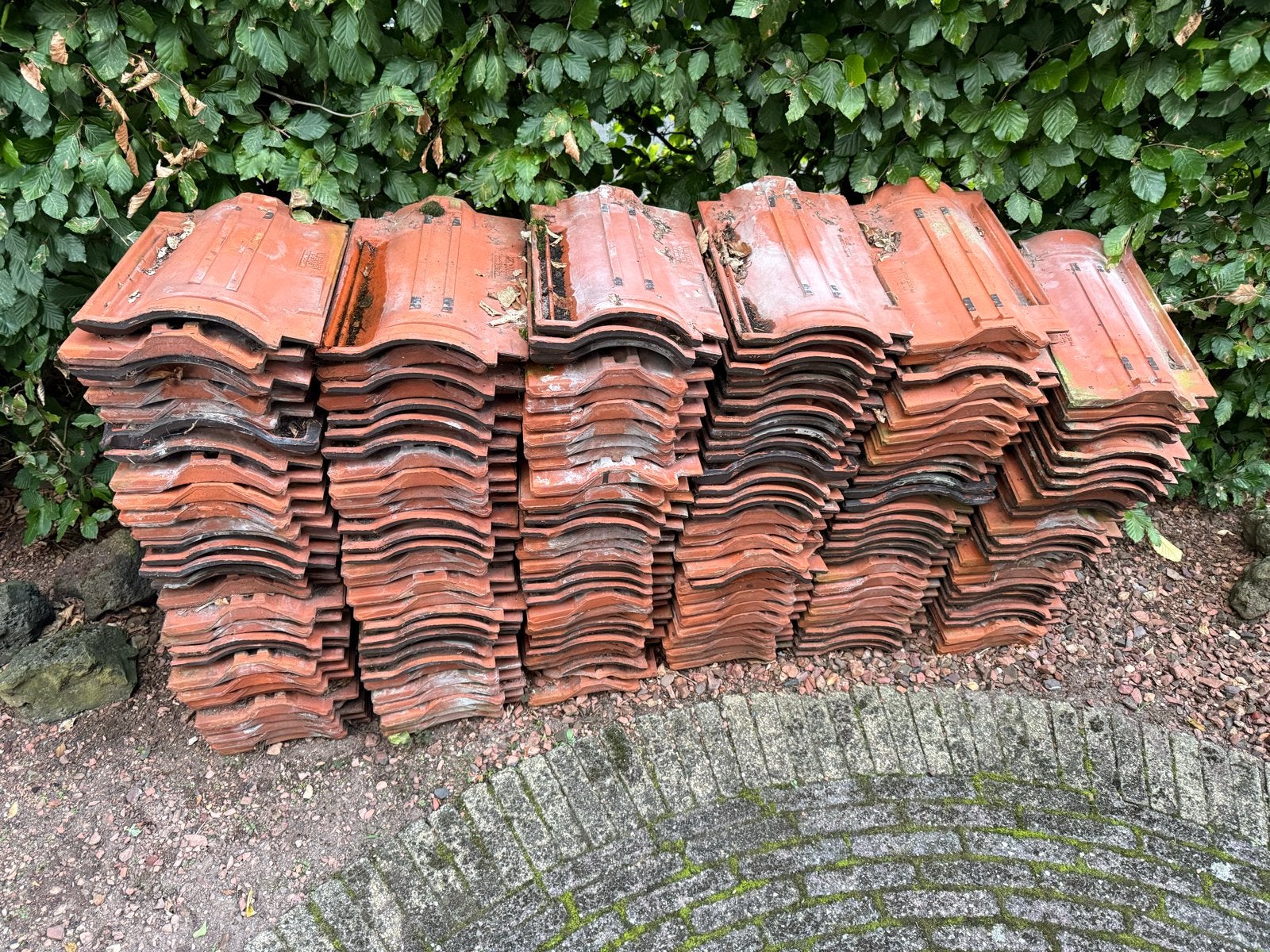 Circa 180 gebruikte zwarte dakpannen van Van Oordt Woerden, Ophalen, Gebruikt, Steen of Klei, 15 m² of meer