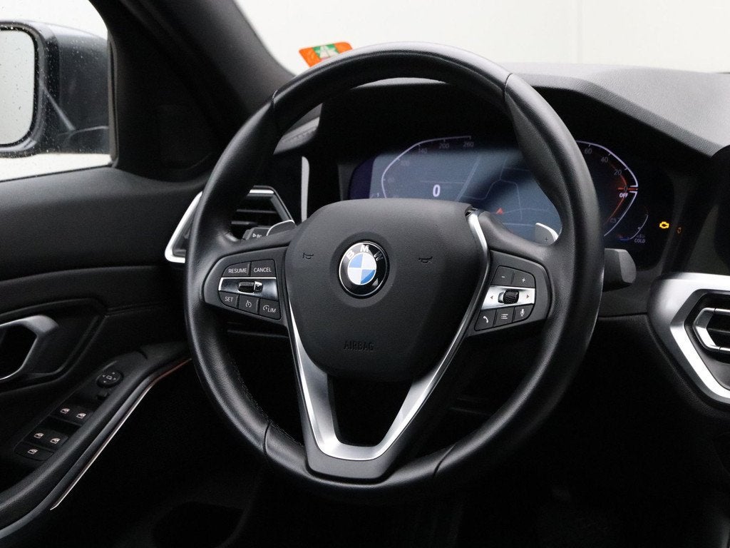 BMW 3 Serie 318i High Executive (bj 2021, automaat), Auto's, BMW, Automaat, 1998 cc, Gebruikt, Met garantie (alle)