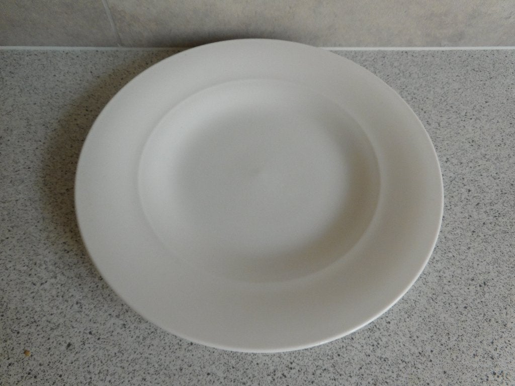 Bord 23 cm. Wit Aurora, Huis en Inrichting, Overige merken, Ophalen of Verzenden, Zo goed als nieuw, Bord(en)