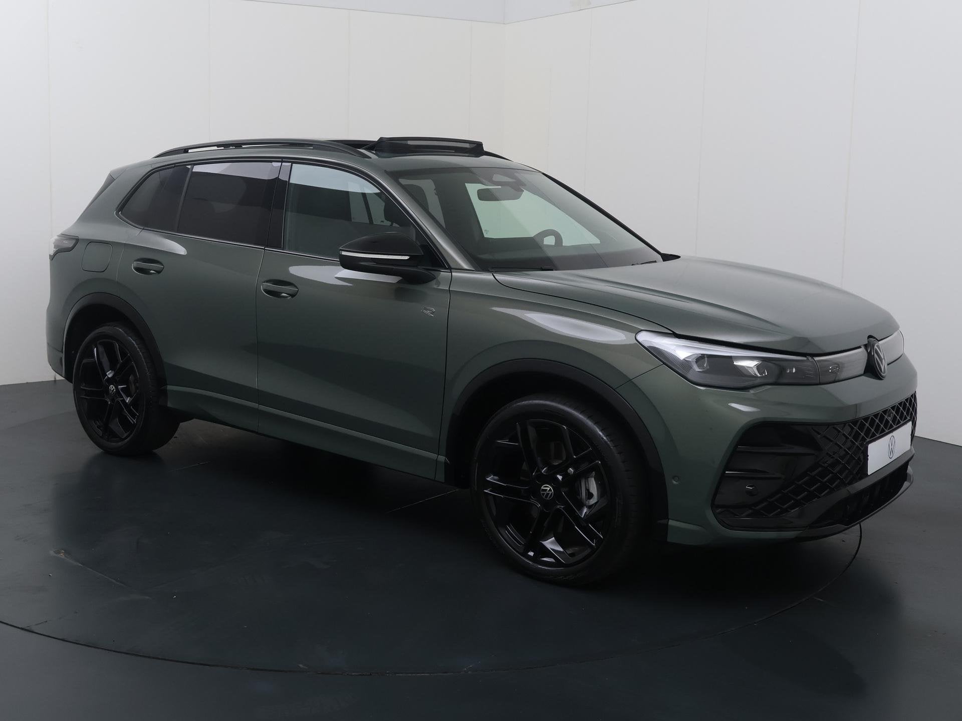 Volkswagen Tiguan 1.5 eHybrid R-Line Edition | 204 PK | SoH, 12 maanden, Euro 6, 150 min, SUV of Terreinwagen