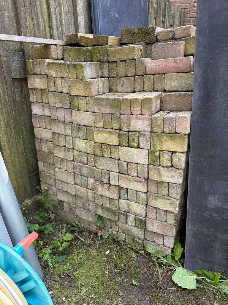 Betonklinkers - Twee grote stapels, Tuin en Terras, Tegels en Klinkers, Ophalen, Gebruikt, Klinkers, 10 m² of meer