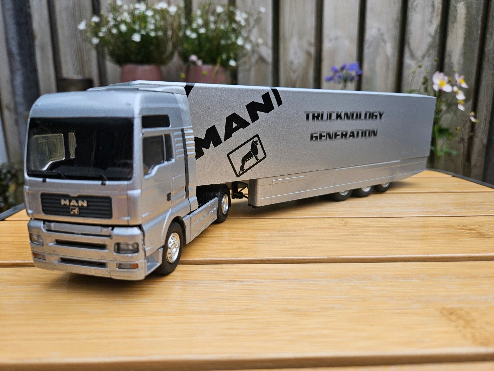 Conrad MAN TGA 460 Trucknology Generation vrachtwagen 1:50, Ophalen of Verzenden, Zo goed als nieuw, Bus of Vrachtwagen, Conrad