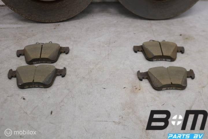Set remschijven + blokken achterzijde VW Golf 7 GTI, Gebruikt