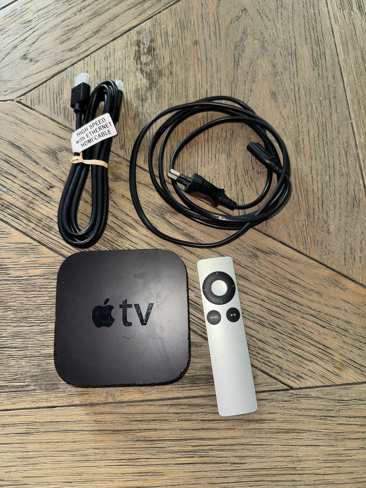 Apple TV 3e generatie met afstandsbediening en kabels, Ophalen of Verzenden, Gebruikt, HDMI, Zonder harde schijf