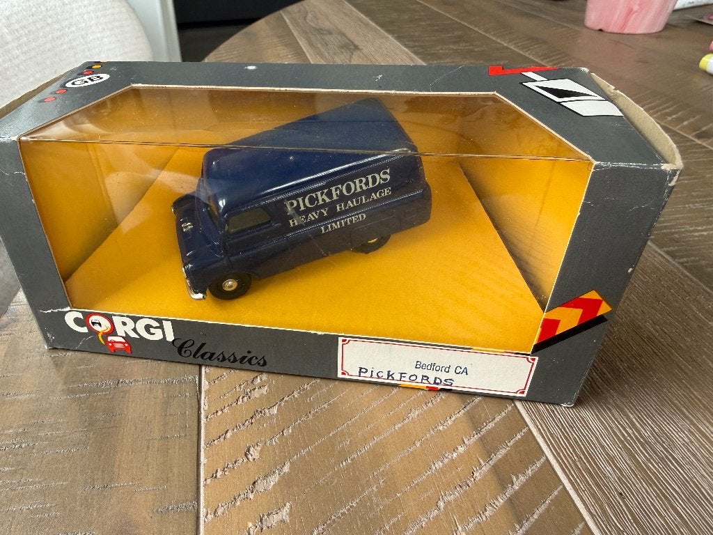 Corgi Bedford CA Pickfords 1:43 Nieuw (NOS), Ophalen of Verzenden, Nieuw, Bus of Vrachtwagen, Corgi